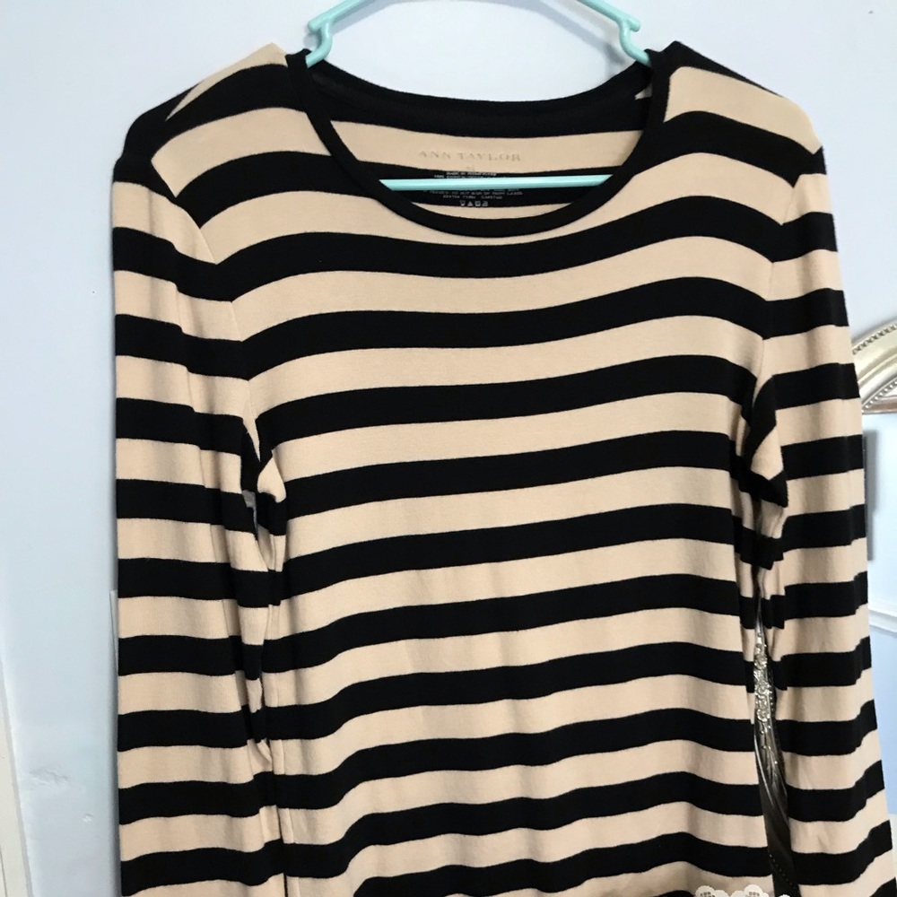 Long sleeve knit top